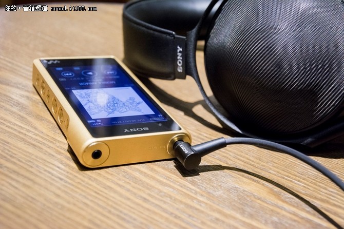 索尼ZX300A沿袭了金砖多少的设计理念?