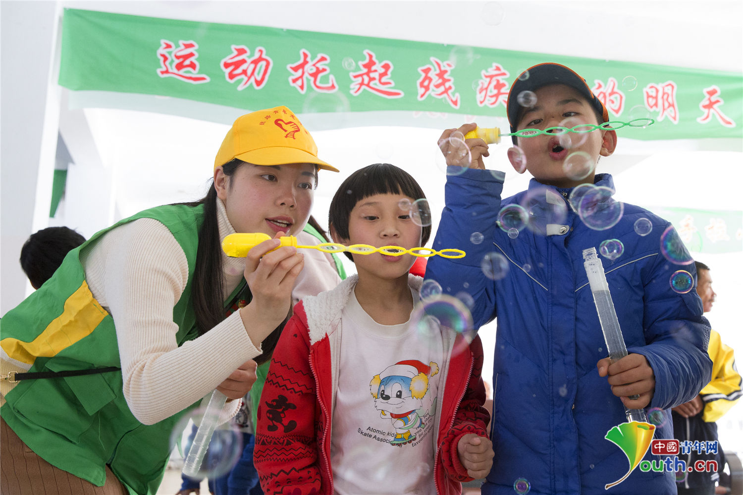 雷锋纪念日南铁局武夷山通信车间团支部开展志