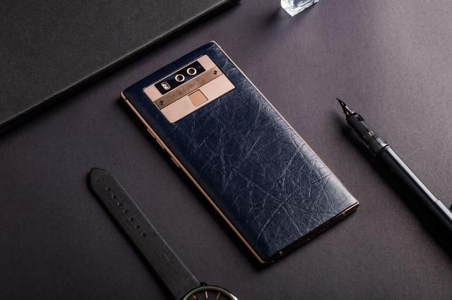 央视再次点名金立 M7 Plus创造无线快充和续航