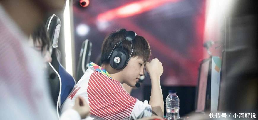 亚运会LOL 输给韩国队后中国队一起吃盒饭, 队