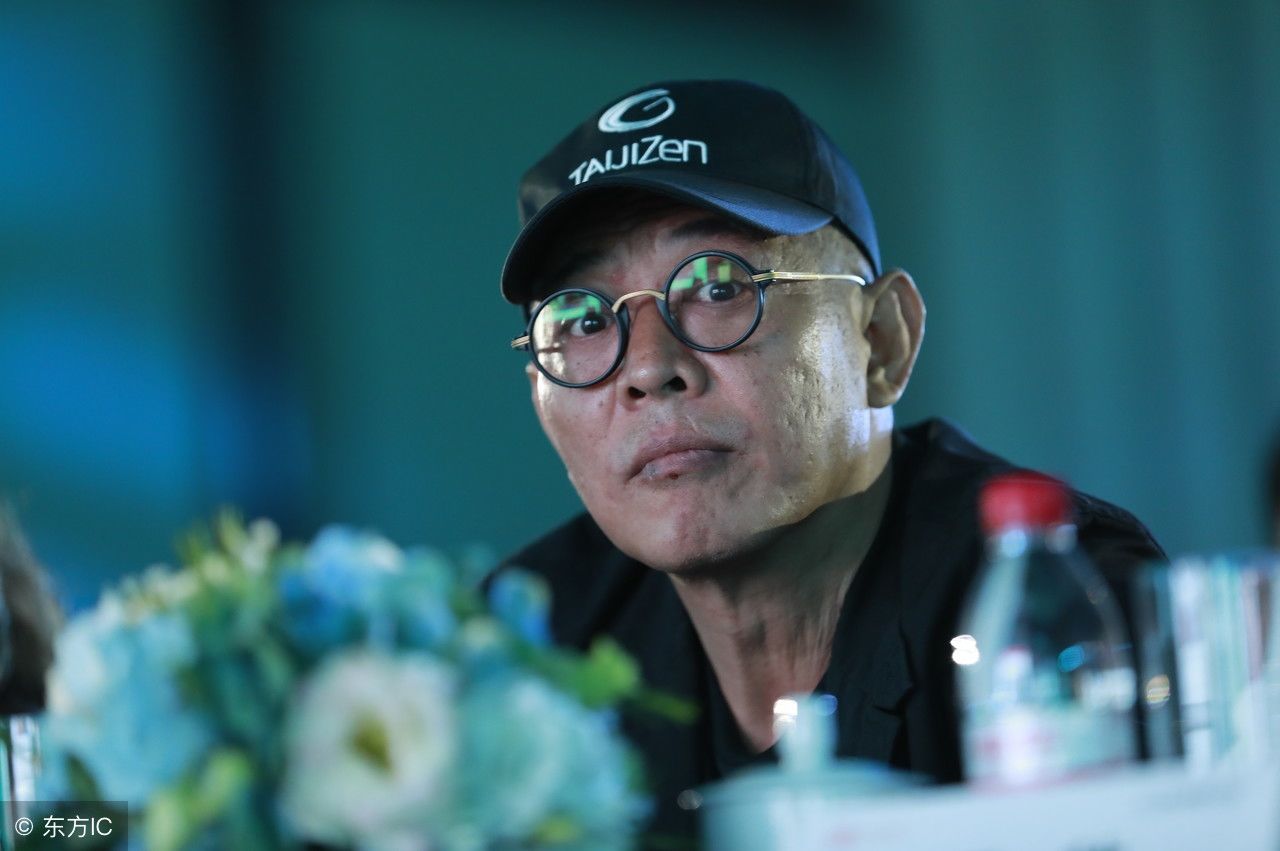 李连杰,成龙,洪金宝现在的照片对比年轻的照片