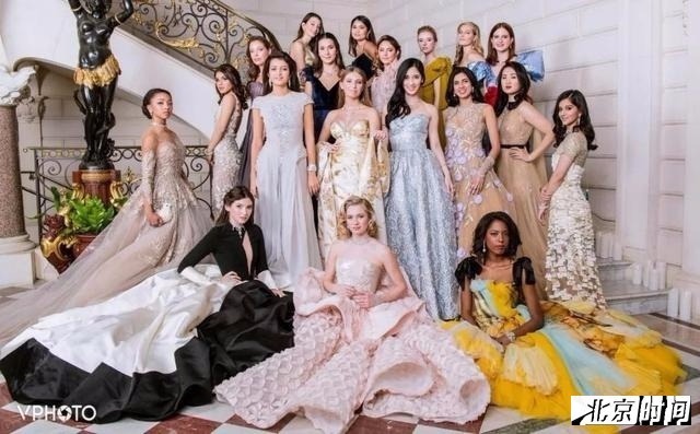 没错，一年一度的巴黎名媛舞会——汇集了全球顶尖白富美的场子又开跳了。今年有三位有中国血统的姑娘受邀参加舞会。