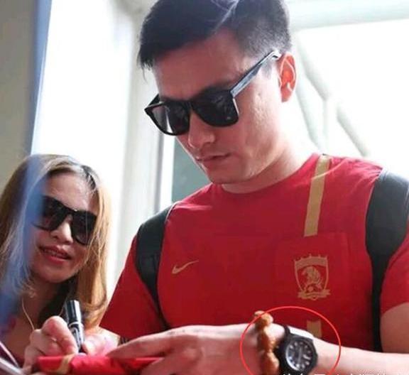 看看国足队员们戴的手表有多奢华 郑智这块表