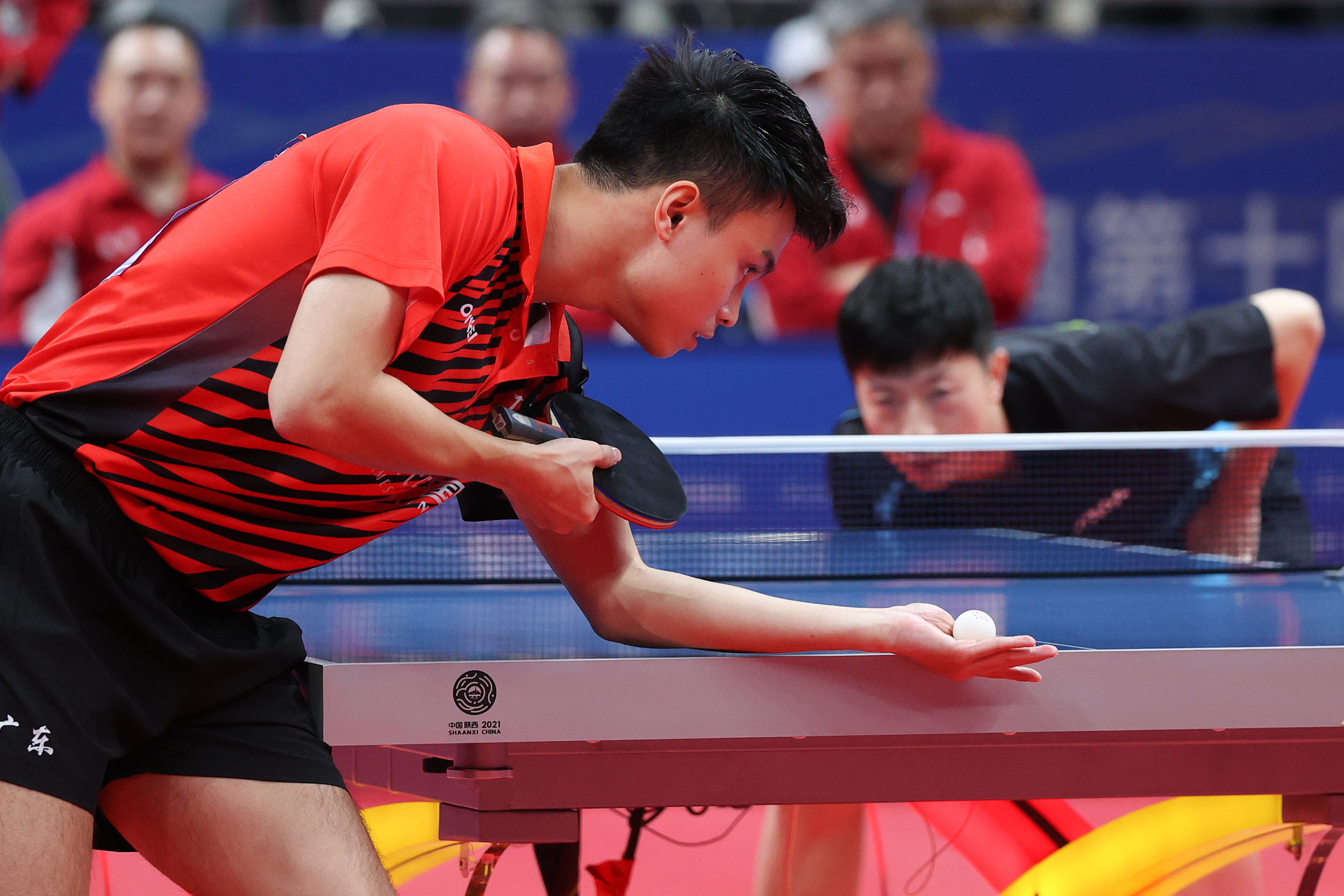 北京队获得2021全运会乒乓球男团决赛银牌