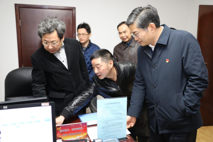 省生态环境厅领导亲切看望春节值守人员