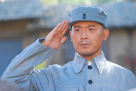 孙涛,1984年,高中毕业参军,从1985年入伍,到2017年退伍,他整整当了34