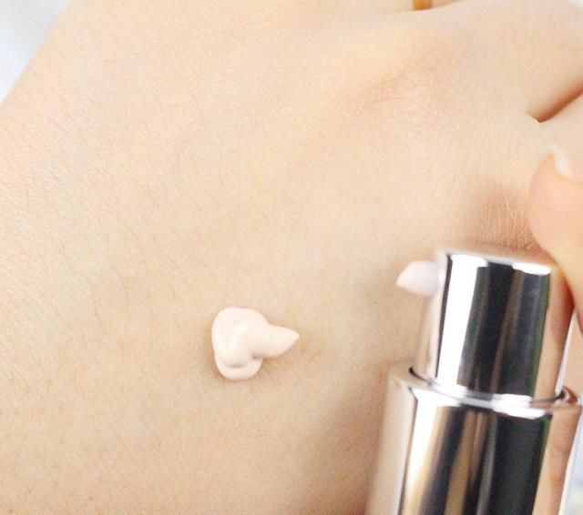 这款韩国小灯泡,一夜横扫底妆界,30秒上妆效