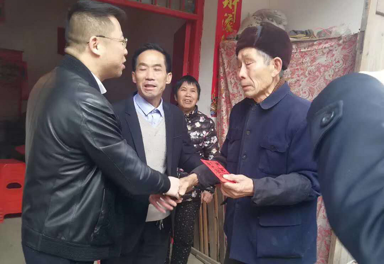 邵东县灵官殿镇政协年前慰问贫困户,浓浓关怀暖人心
