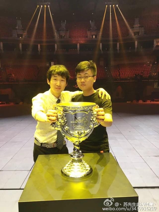 哔哩哔哩BLG电竞俱乐部队员详解 古风美男AJ