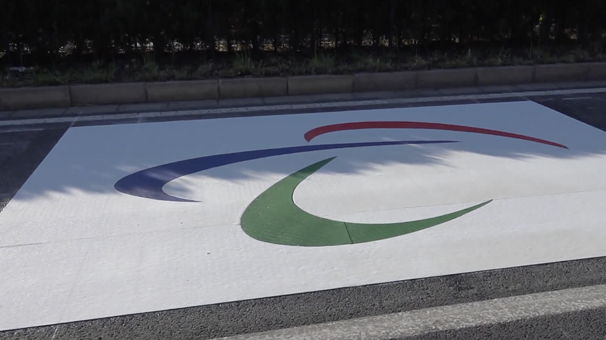 北京城区开始施划冬奥专用车道 涉及20条道路 总长74.7公里