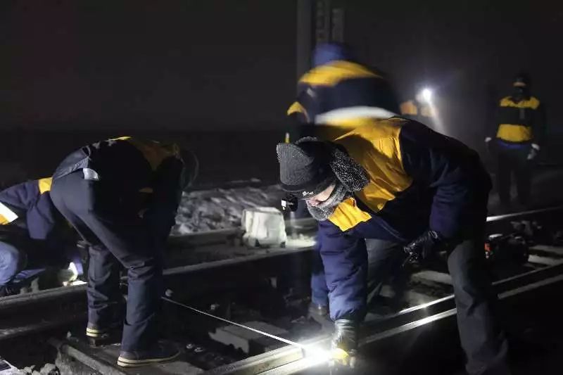 -40℃的“冷极村”，为了唯一的一趟列车……