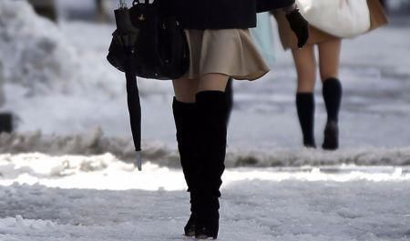 为啥日本女生到了冬天也从不穿羽绒服?看完我