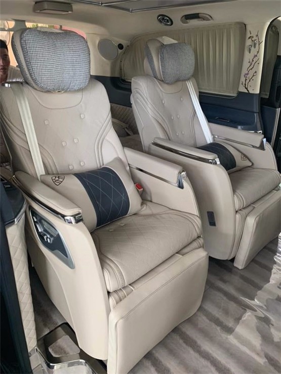进口奔驰V250福建奔驰改装迈巴赫VS980(图4) 进口奔驰V250福建奔驰改装迈巴赫VS980(图4)