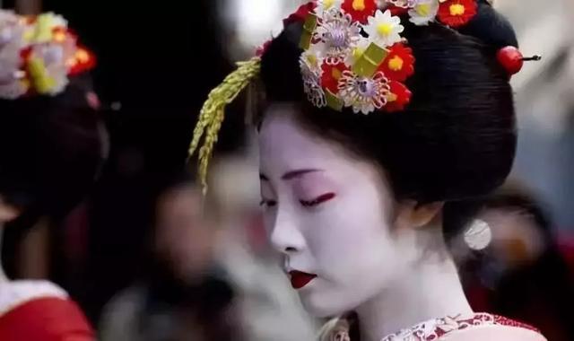 数千年来 中国人原来一直是以 白皮肤 来鉴别美人的 雪花新闻