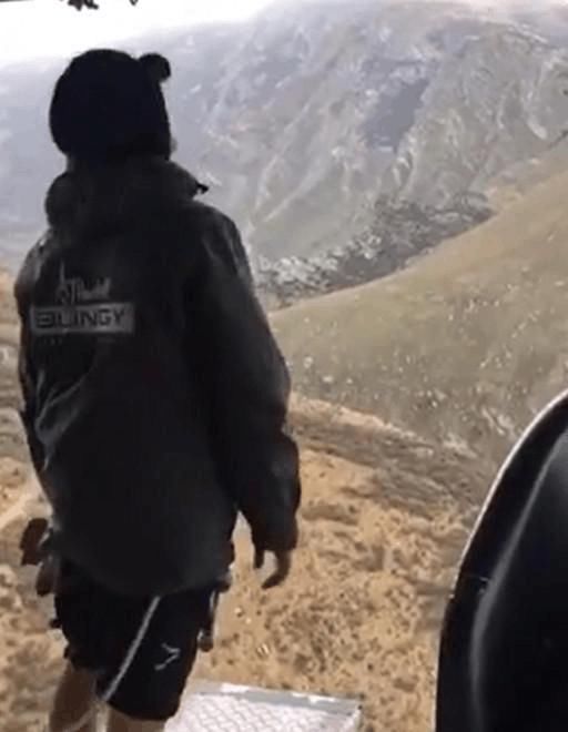 女子蹦极忘系安全绳, 800米高空跳下, 众人察觉