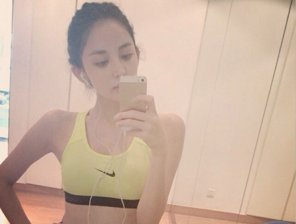 古力娜扎现身健身房,素颜惊艳全场,网友:瘦的连