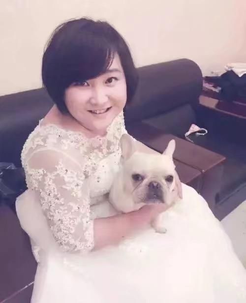 谁说胖女孩就不能穿裙子?贾玲体重超140斤穿