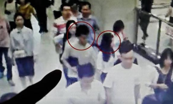 男子地铁站里连续两天猥亵同一女乘客 “她打扮像我女朋友”