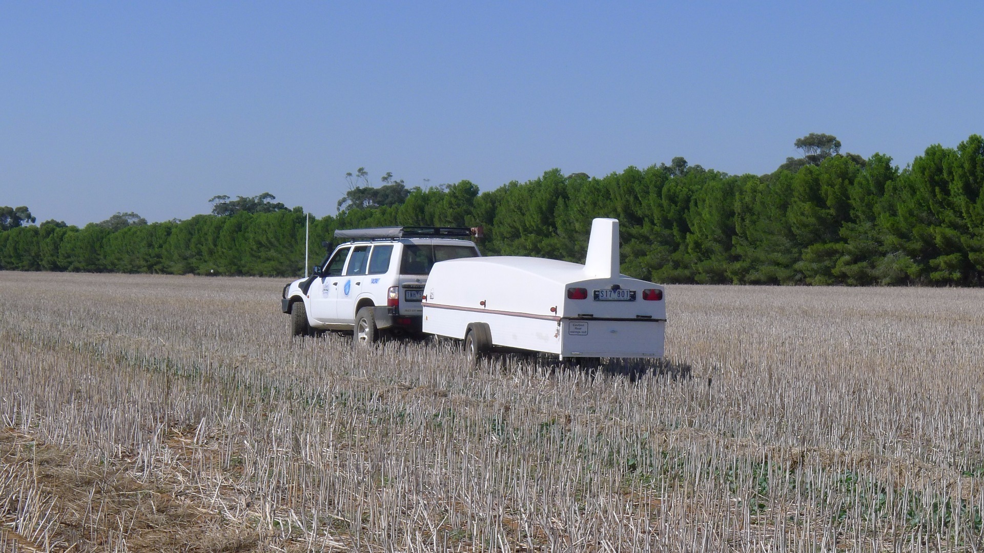 您是否好奇，如何从一个小小的拖车中，变出一架翼展超过二十米的滑翔机呢？