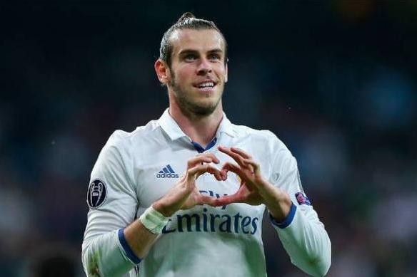 现役足球五大前锋,内马尔未上榜,梅罗高下以分