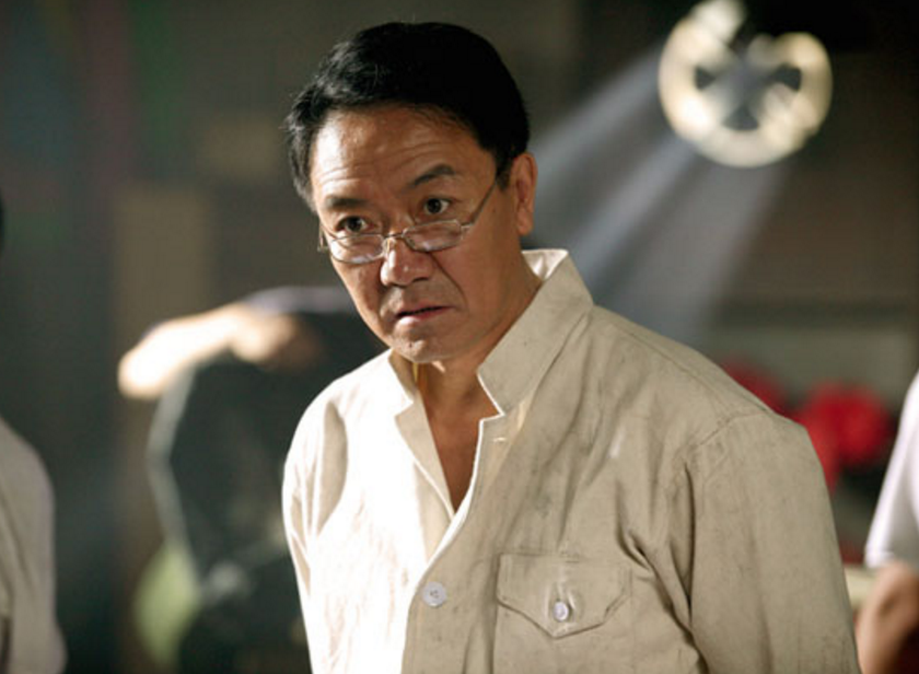 李幼斌从16岁开始就站上了舞台,如今的他已经60岁,算算他进入演艺圈的