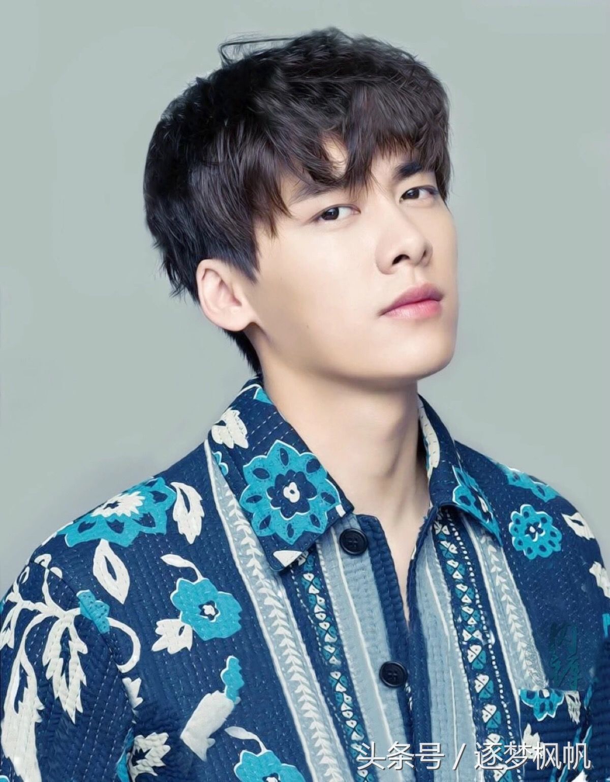 为什么明星收入那么高?难道他们拍电视剧的收