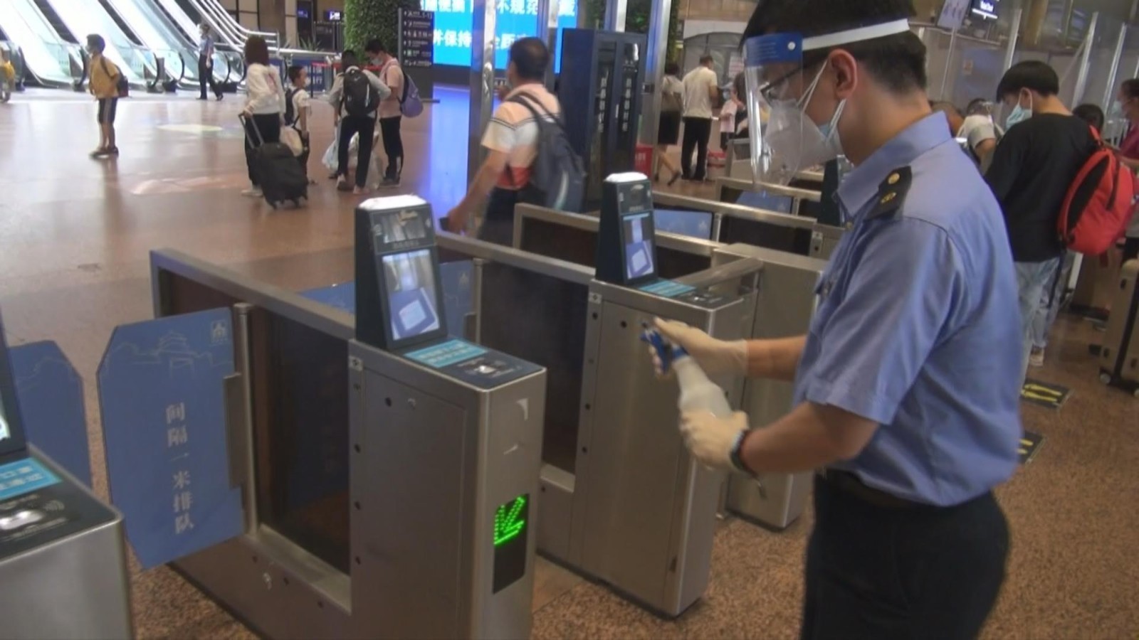 北京各大火车站升级疫情防控措施 严把铁路进出京通道 北京各大火车站升级疫情防控措施 严把铁路进出京通道