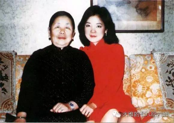 邓丽君与父母的合影 邓丽君与母亲的合影
