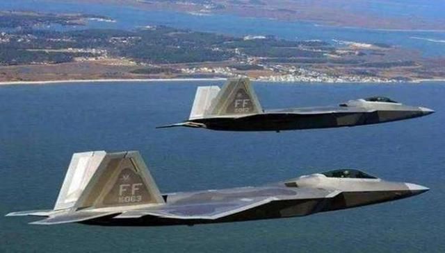 苏57战机提前服役, 投入实战! 网友对歼20更加