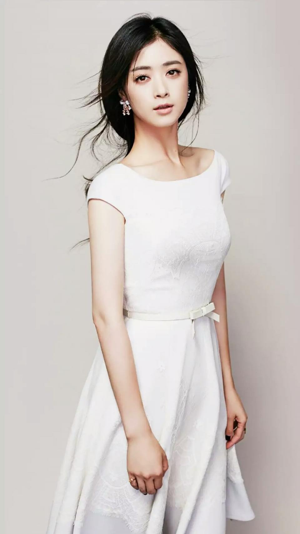 蒋欣前男友叶祖新恋情曝光，网友:其实他张佳宁般配