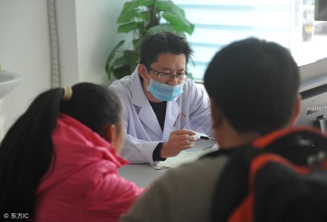 9岁女孩腹痛拉血便,同班同学道出实情!