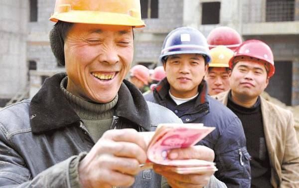 工地招人难,一天300工资也难招农民工,农村人