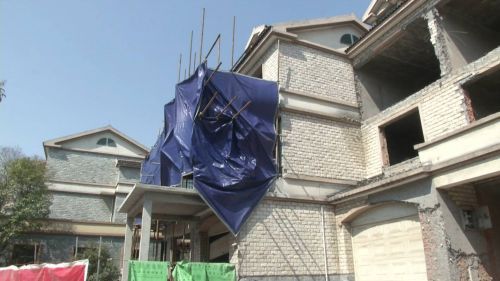 执法不力,蜀景花园违建成风,为什么只拆一家?