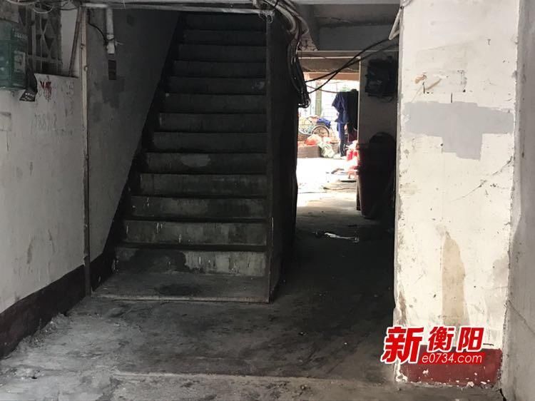 衡阳太平小区消防通道堆满废品报道后续:废品