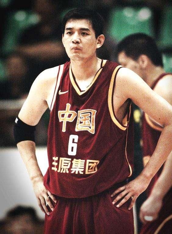 战神刘玉栋人,逍遥王巩晓彬,这才是中国男篮的