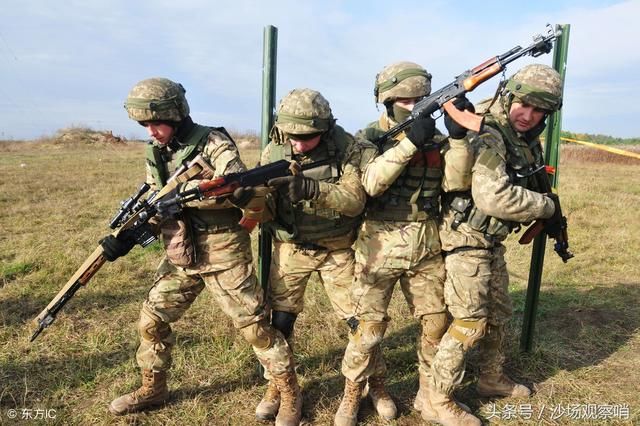 军队里的文职干部是国家干部队伍组成、教官是