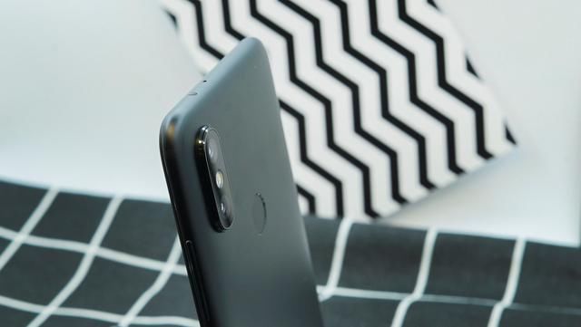 雷军要用小米6X拍照赶超R15、 X21,仅用一半