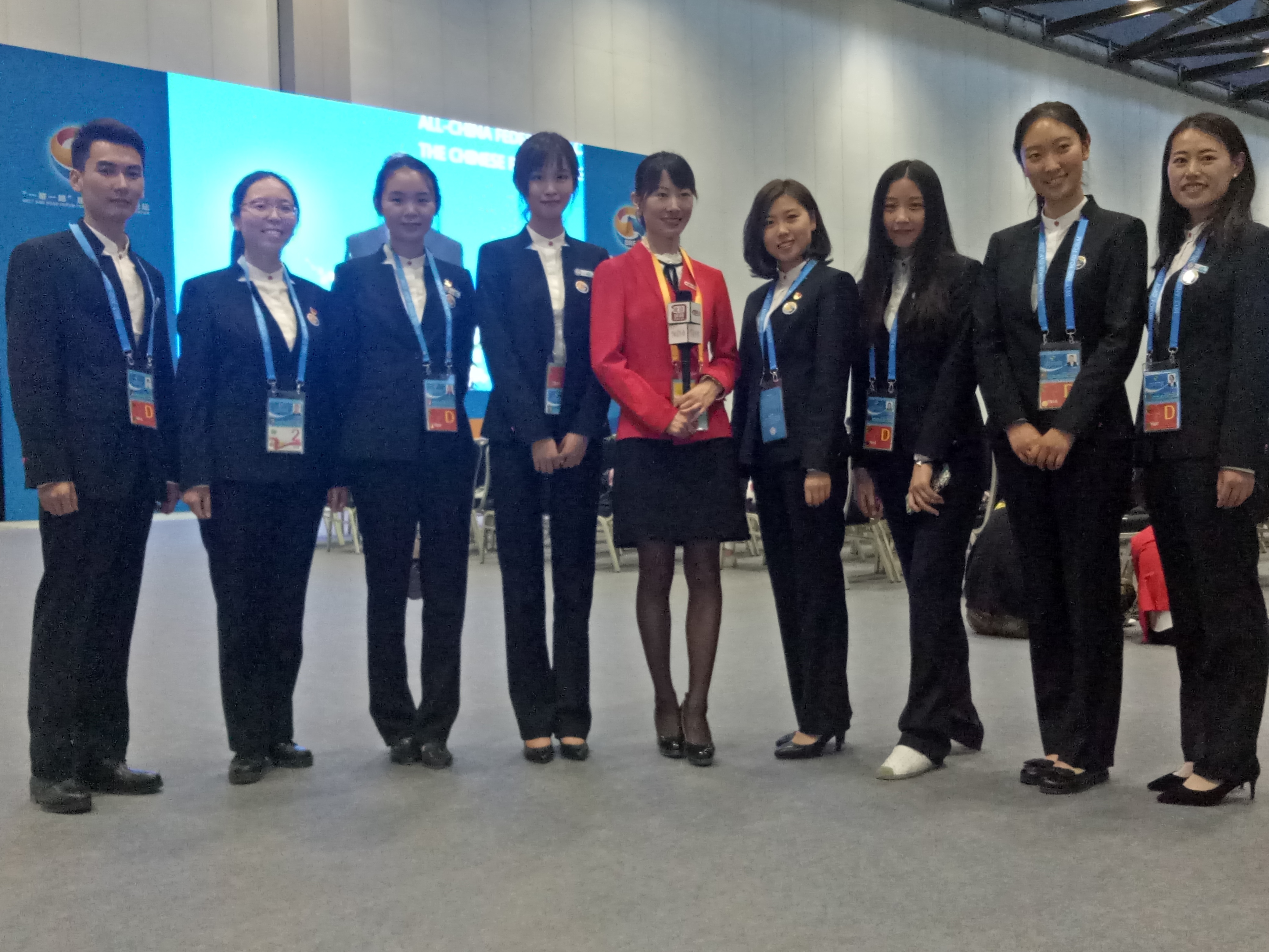 青年翻译官!外国政要的贴身高颜值志愿者 青年翻译官!外国政要的贴身高颜值志愿者