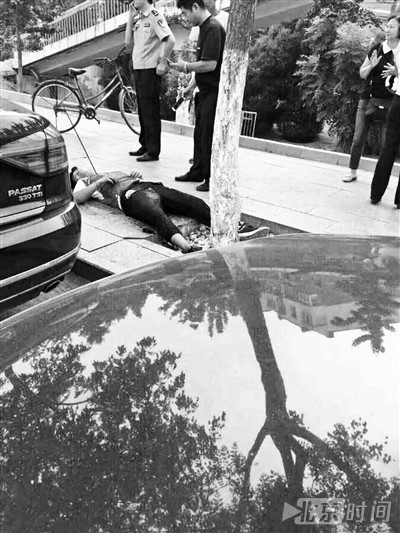 惊险！男子右胸中一40厘米