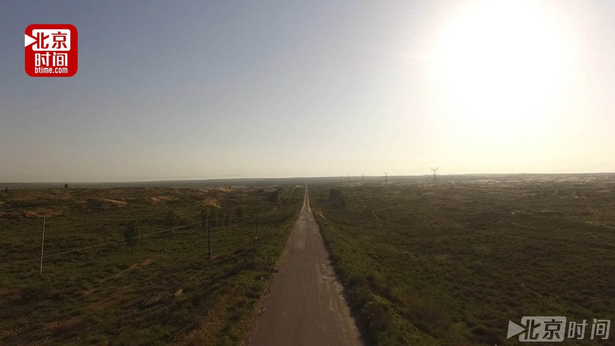 这是一首“平凡之路”库布其版MV 这里有沙海变绿洲的奇美画面 这是一首“平凡之路”库布其版MV 这里有沙海变绿洲的奇美画面