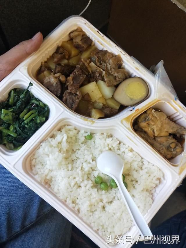 高铁盒饭比照测评,看完台湾和日本的高铁盒饭