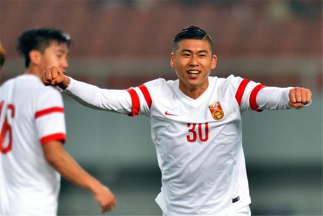 中国最贵球员处境最尴尬,无球可踢落选国家队