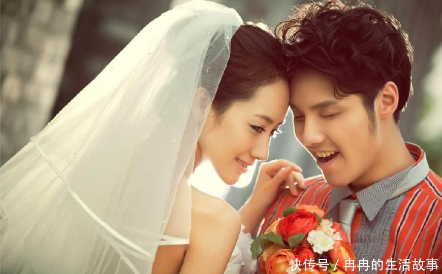 女孩倒追男孩不同意,女孩结婚的时候邀请了男