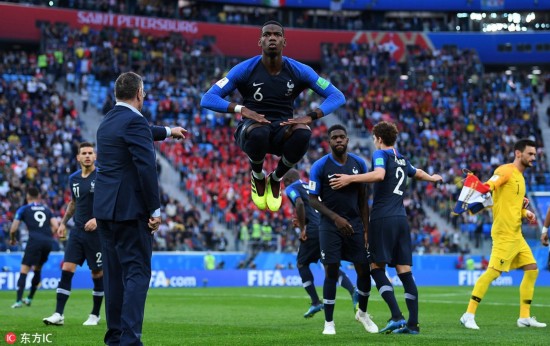 博格巴球踢得好还能贡献表情包