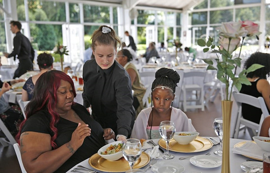 参加晚宴的客人