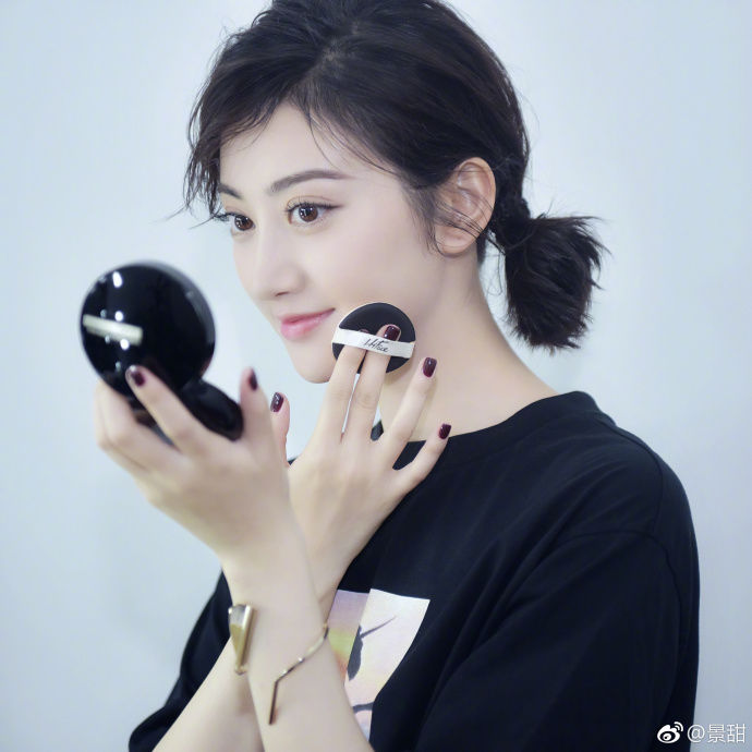 小仙女林允变身平价美妆博主,小红书晒80元气