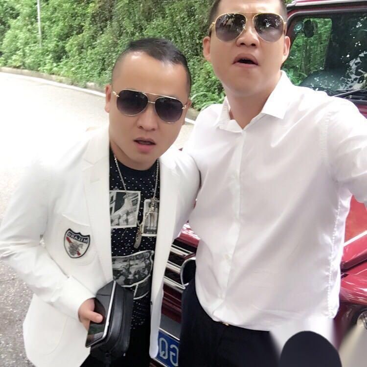 快手三哥二驴的开劳斯莱斯, 二哥牌牌琦开宾利