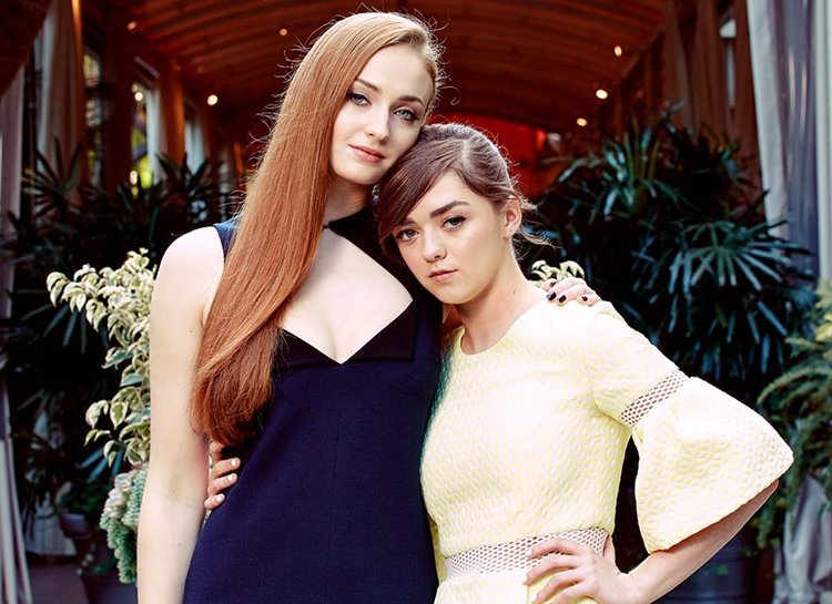 《权力的游戏》里演员们脱下戏服,美人布蕾妮