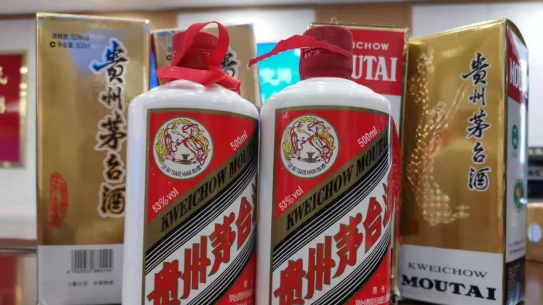 山西破获2亿“茅台造假案”:德邦物流一员工参与诈骗 3600箱流入市场 山西破获2亿“茅台造假案”:德邦物流一员工参与诈骗 3600箱流入市场