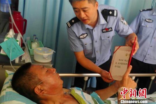 湖北民警值班28小时后突发脑溢血 五年两次累倒